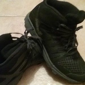 Inov8 Roclite 325 Trail-Running Shoes - Women's 9